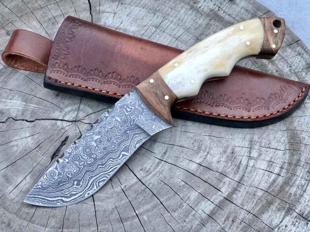 Damascus Steel Hunting Skinning Knife