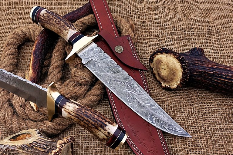 Damascus steel Beautiful Stag Horn Handle bowie knife