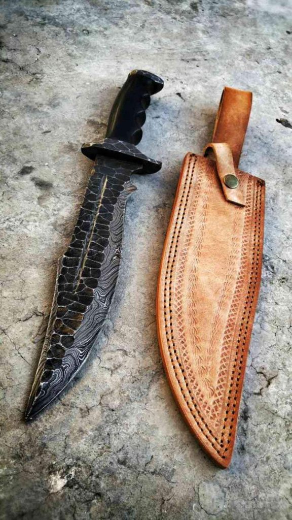 Handmade Damascus Steel Snake Finish Bowie Knife