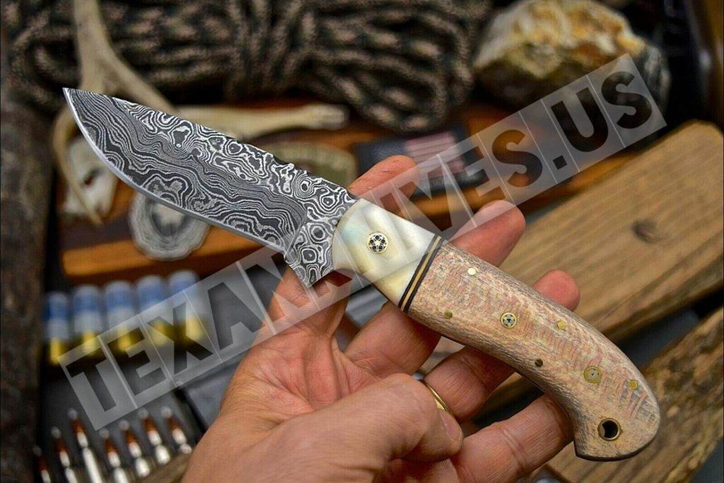 Damascus Steel Hunting Skinning Camping Knife